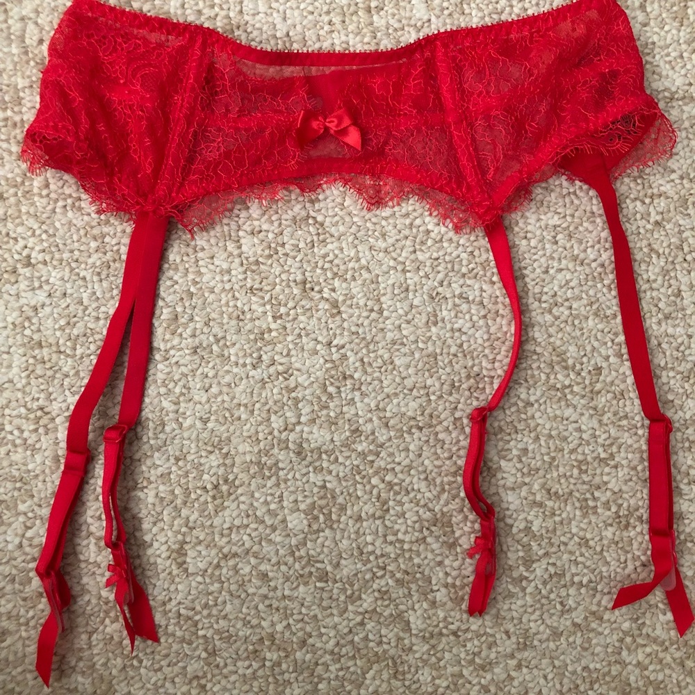 Victoria Secret sexy red lace garter